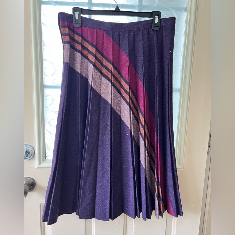 Vintage Personal size 18 union made wool pleated midi skirt with side zipper. - Picture 3 of 7